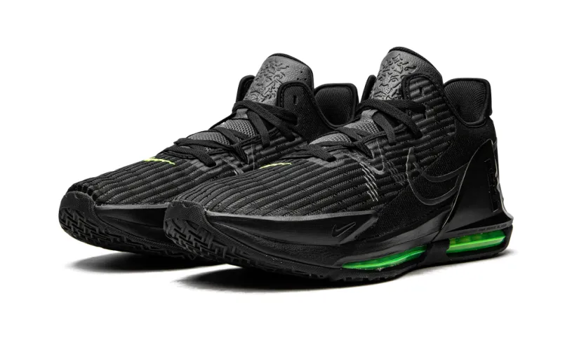 Nike Basketball LeBron Witness VI